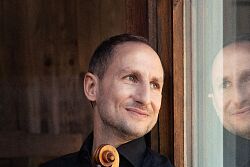 Stuttgarter Kammerorchester mit Antoine Tamestit