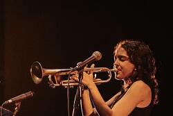 Alba Armengou - Blancos y Grafitos