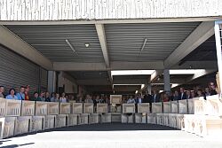 Gruppenfoto aller Teilnehmer mit den Raumwundern