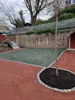Der fertige Fußballplatz auf dem Außengelände des Evangelischen Kindergartens Springbrunnen, 2023 u.a. realisiert durch den Lahrer Stadtgulden