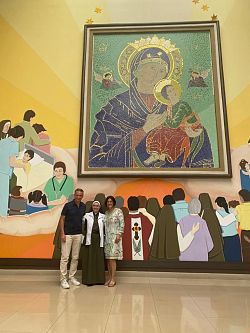 Besuch des Schwerstbehindertenheims Manos Abiertas, das vom Freundeskreis Lahr-Alajuela e.V. seit vielen Jahren unterstützt wird – von links: Markus Ibert, Heimleiterin Schwester Theresa und Marlies Llombart