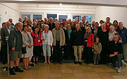 Das Bild zeigt ein Gruppenfoto vom Empfang des Freundschaftsflugs Belleville 2015 in Lahr.