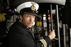 Das Bild zeigt Hardy Krüger jr. als Kapitän im U 96.