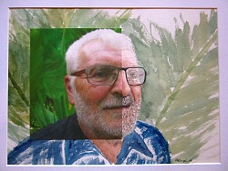 Das Bild zeigt auf einem Fotoausschnitt einen Teil des Gesicht eines grauhaarigen Manns mit Brille und blauem Hemd vor grünen Blättern. Rund um diesen Fotoausschnitt wurden das Gesicht, das Hemd und die grünen Blätter weitergemalt, sodass ein komplettes Porträt entstanden ist.