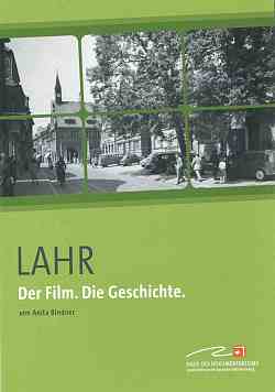 Das Bild zeigt das grüne Cover des Lahrfilm mit einem schwarz-weiß Foto des alten Urteilplatz. 