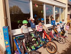 Neue Fahrradständer an der Kita Kuhbach