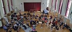 Gemeinsame Probe der Barockorchester aus Lahr und Palaiseau in der Städtischen Musikschule Lahr