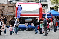 Die Hüpfburg der Jugendfeuerwehr vor dem Stadtmuseum