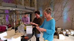 Aufbau der floralen Großinszenierung im „Haus Friedmann“