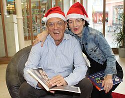 Diana und Helmut Dold mit Nikolausmützen