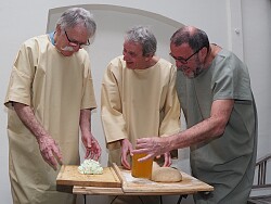 Die kochbegeisterten Friedrich Scheid, Rüdiger Metzger-Thessen und Frieder Grundhöfer (von links) 