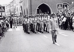 Abzugsparade der französischen Truppen in der Kaiserstraße 1964