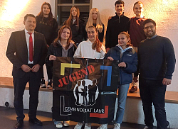 Bundestagsabgeordneter Johannes Fechner mit dem Lahrer Jugendgemeinderat