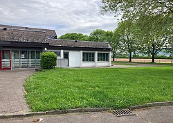 Der Wunsch-Standort beim ersten Vor-Ort-Termin des Ideengebers, des Ortsvorstehers von Hugsweier, dem zuständigen Kollegen der Abteilung Öffentliches Grün und Umwelt der Stadt Lahr und dem Team des Lahrer Stadtgulden 2024