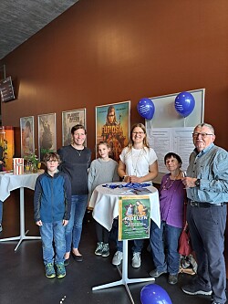 Gruppenfoto mit Steffi Stulz (Zweite von links), Emil und Frieda Stulz, Beatrice Meyer sowie Margot Wagner und Heinz Kuhn (von links)