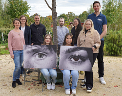 Gruppenbild der Macher der Interkulturellen Tagen mit Veranstaltenden, die erstmals dabei sind: von links: Sibylle Haupt (Karlaffel), Charlotte Morton und Andreas May (Stadt Lahr), Karina Dannecker (Scheffelgymnasium), Georg Weis (Blackwood Soundsystem), Nadin Tran (Scheffelgymnasium), Stefanie Staiger (Blackwood Soundsystem), Jennifer Haller und Philipp Freykowski (Scheffelgymnasium)