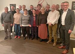 Ehrungen und Verabschiedungen bei der Stadt Lahr, durch Oberbürgermeister Markus Ibert (rechts) und dem stellvertretenden Personalratsvorsitzenden Kevin Garneau (Zweiter von links)