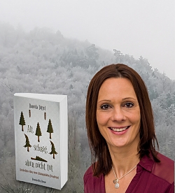 Bild von der Autorin Daniela Dittel und Ihrem neuen Buch "Alt, schräg, aber nicht tot".