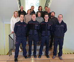Gruppenbild der Teilnehmer mit Senja Dewes (rechts) und Heiko Heimburger (links)