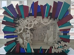 Zeichnungen voreinander aufgestellt um eine 3-Dimensonale Zeichnung zu bewirken.