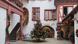 Innenhof des Theater Fauteuil in der Baseler Altstadt