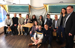 Gruppenbild der Studierenden des Lahrer Solution Labs mit ihren Betreuenden und Lahrs Wirtschaftsförderer Robin Derdau