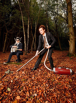 Szenenfoto mit Nessie Tausendschön und William Mackenzie