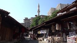 Das Foto zeigt den Markt in Kruja im Nordosten Albaniens