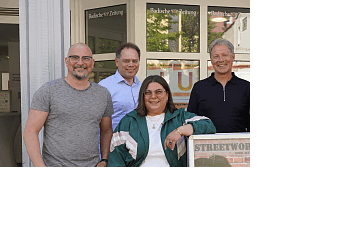 Auf dem Foto sind von links zu sehen Thomas Hug, Robin Derdau, Gamze Boydak, Bernd Krieg und Erster Bürgermeister Guido Schöneboom