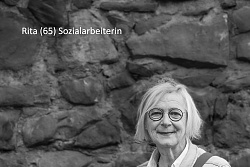 Plakat Rita über die Wichtigkeit der Demokratie 
