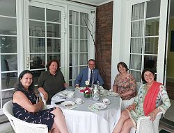 Audienz bei Martina Nibbeling-Wrießnig (Zweite von rechts), deutsche Botschafterin in Costa Rica