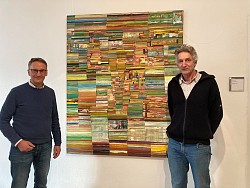 OB Ibert und Alfon Weiß vor einem Kunstwerk