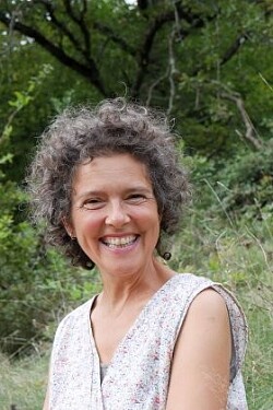 Porträt von der Autorin und Wildpflanzenpädagogin Astrid Lehmann&#13;&#10;&#13;&#10;