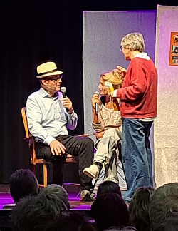 Dr. Hubert Schreiner sowie Sylvia Bing und Heike Dorow (von links) inszenieren einen anderen Ausgang des zuvor konflikthaften Gesprächs.