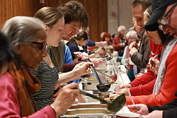 Suppenköchinnen, Suppenköche und Gäste des Lahrer Suppenfests 2024 