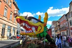 Kopf des Chrysanthemen-Drachen auf dem Urteilsplatz