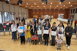 Die glücklichen Stadtgulden-Gewinnerinnen und -Gewinner am Tag der Entscheidung des Lahrer Stadtgulden beim dritten Durchlauf 2022/2023