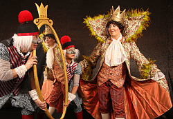 Szenenausschnitt &#34;Des Kaisers neue Kleider&#34;