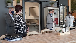 Eröffnung Haus am See_Bürgermeister Tilman Petters, Ortsvorsteherin Diana Frei, Oberbürgermeister Markus Ibert und Betreiber Lothar Scheer