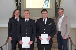 Von links: Thomas Happersberger, Georg Schinke und Ralf Wieseke bilden das Führungsteam der Feuerwehr Stadt Lahr. Oberbürgermeister Markus Ibert hat Georg Schinke kommissarisch zum hauptamtlichen Stellvertretenden Kommandanten bestellt und Ralf Wieseke zum Leitenden Hauptbrandmeister befördert.