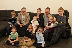 Oberbürgermeister Markus Ibert ist mit eine Familie die sieben Kinder hat.
