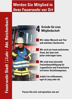 Plakat zur Mitglied-Werbung für die Feuerwehr. Feuerwehrmann mit Warnwest, Funkgerät am Ohr, im Hintergrund ein Feuerwehrauto.