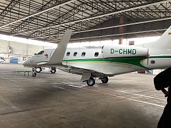 Dieser Jet wirkt an der Uraufführung von „tõˈbo – Libelle“ als Solist mit.