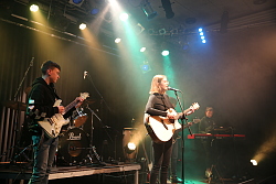 Schülerinnen und Schüler auf der Bühne