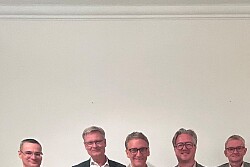Gruppenbild von links: Lars Fischer, Klaus Preiser, Oberbürgermeister Markus Ibert, Dieter Singler, Martin Wenz und Bernhard Palm