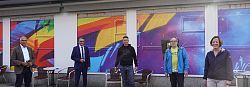 Klaus Koch, Inhaber Marktstraße 36, Oberbürgermeister Markus Ibert, Jürgen Feuerstein, Geschäftsführer der Feuerstein GmbH, Ralf Henning, Geschäftsführer Werbetechnik Graffiti, und Martina Mundinger, Leiterin Stadtmarketing (von links). 
