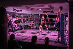 Szenen-Ausschnitt eines gestellten Boxkampfes