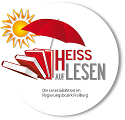 Logo der Leseclubaktion 'Heiss auf Lesen' im Regierungsbezirk Freiburg mit rotem Regenschirm, stilisierten Büchern und Sonne.