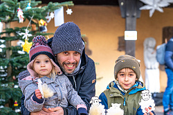 Lebendige Krippe am Storchenturm in Lahr/Schwarzwald und Bastelaktionen