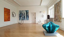 Skulpturen im Showroom Erbachshof